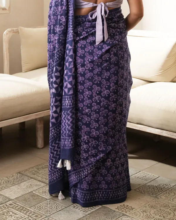 Indigo_Cotton_Dabu_Printed_Mul_Saree_For_Women